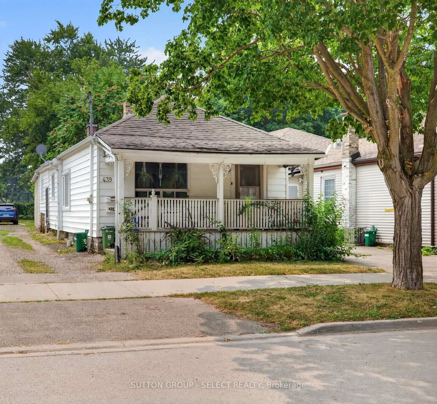 Property Photo: 439 South Street ON N6B 1C1