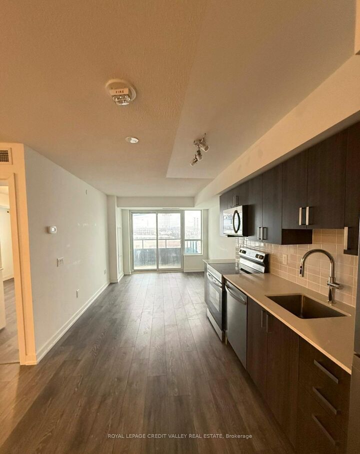 Property Photo:  1455 Celebration Drive 2401  ON L1W 0C3 