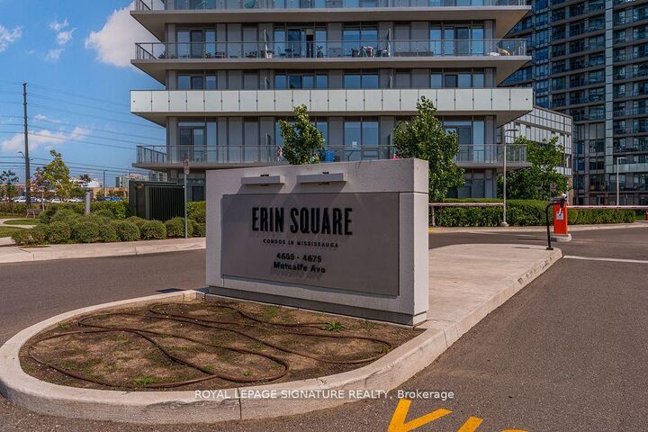 Property Photo: 4655 Metcalfe Avenue 1901B ON L5M 0Z7