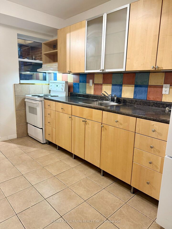 Property Photo:  6 Greenlaw Avenue Bsmt  ON M6H 3V5 