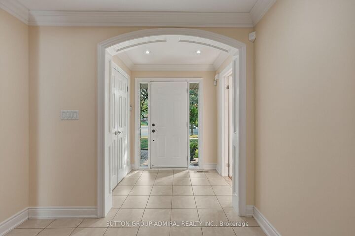 Property Photo: 90 Brillinger Street ON L4C 8Y3