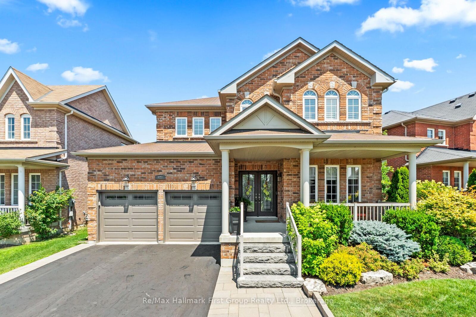 Property Photo:  928 Black Cherry Drive  ON L1K 0P6 