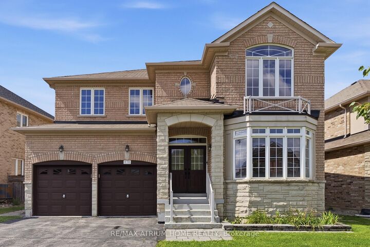 Property Photo: 526 Mavrinac Boulevard ON L4G 0H7