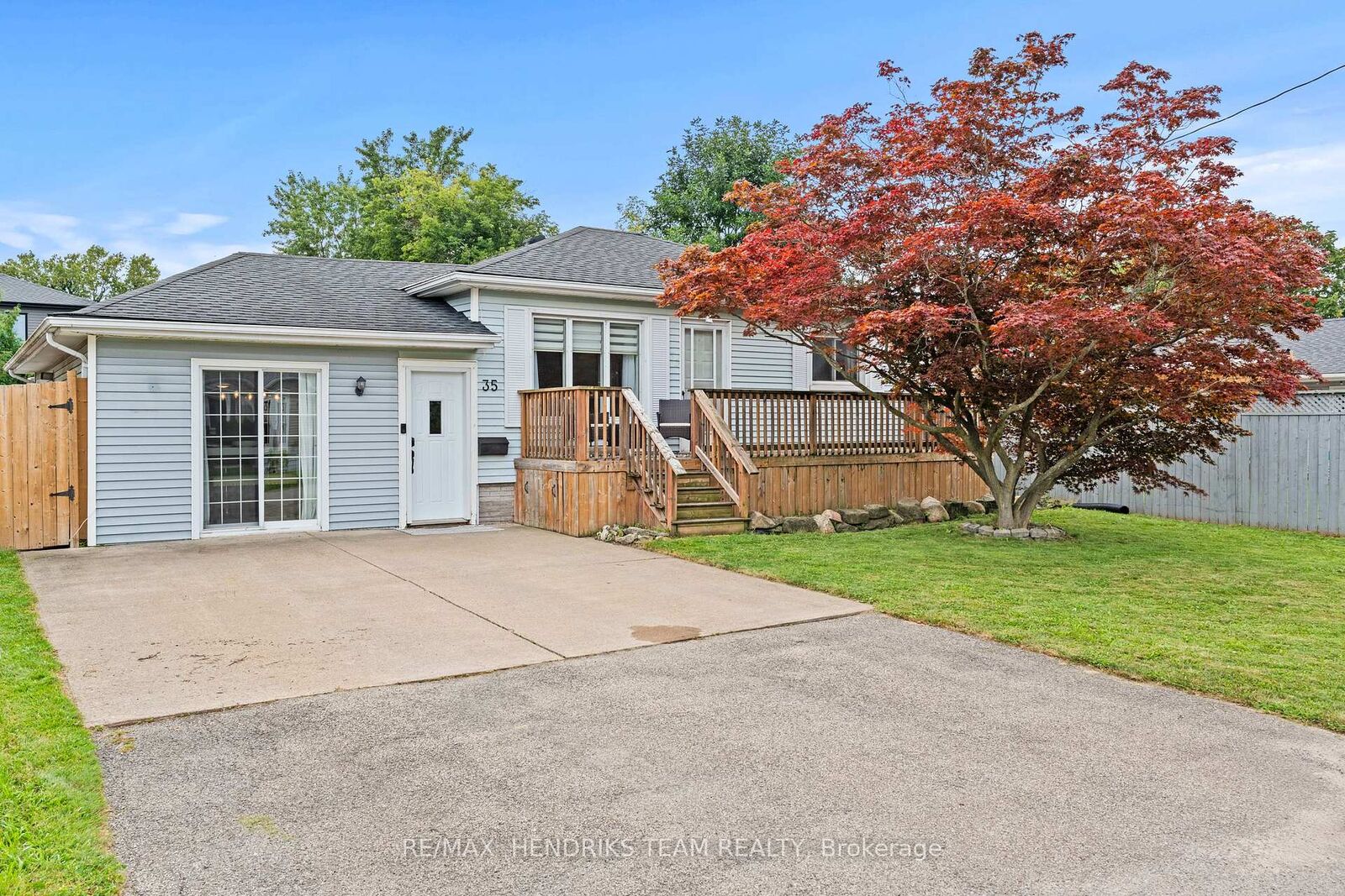 Property Photo:  35 Kinsey Street  ON L2S 1C9 