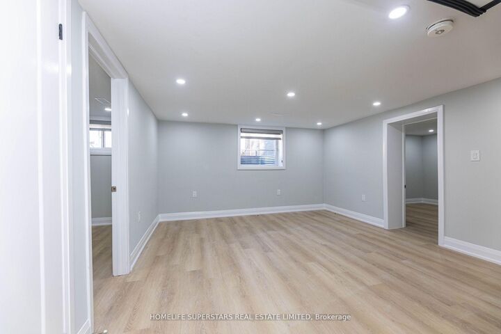 Photo de la propriété:  59 Hollyhedge Drive  ON M1J 1X2 