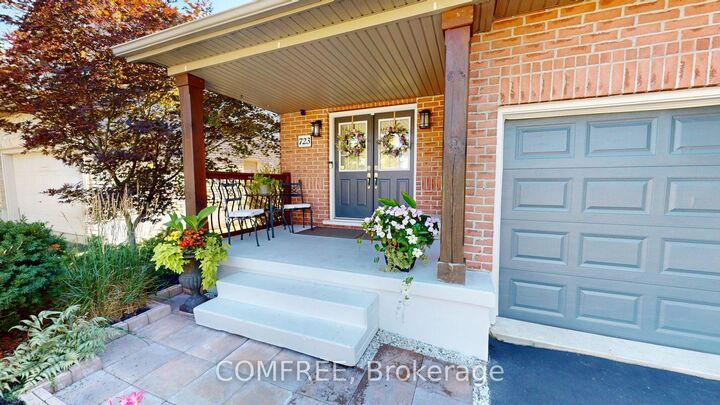 Property Photo: 723 Munich Circle ON N2V 2N6
