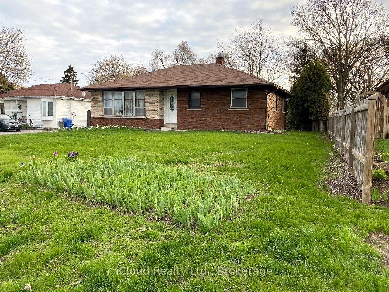 Property Photo:  18200 Leslie Street  ON L9N 0M5 