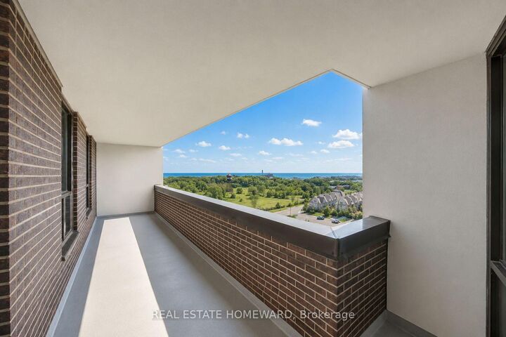 Property Photo: 1515 Lakeshore Road E 1505 ON L5E 3E3