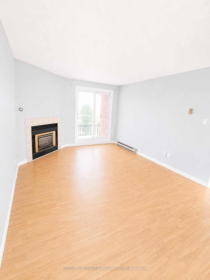 Property Photo:  130 Conway Drive 154  ON N6E 3M9 