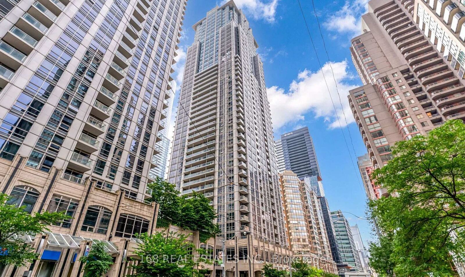 Property Photo: 761 Bay Street 2809 ON M5G 2R2