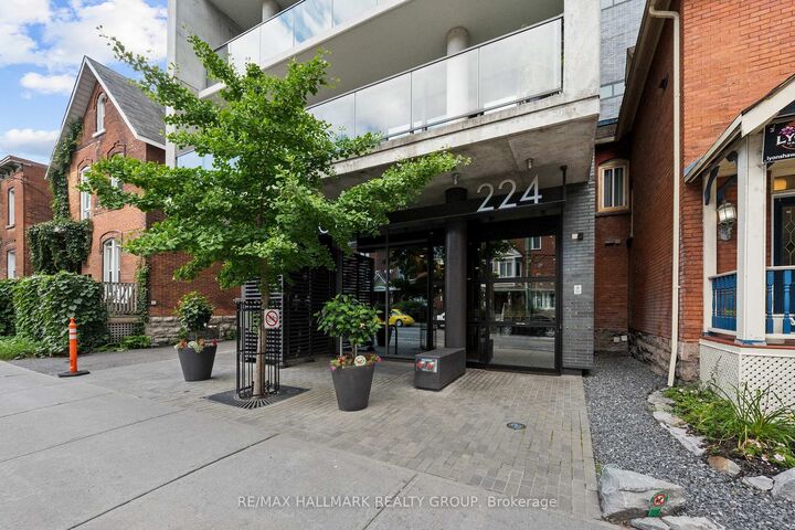 Property Photo:  224 Lyon Street N Street 1001  ON K1R 0C1 