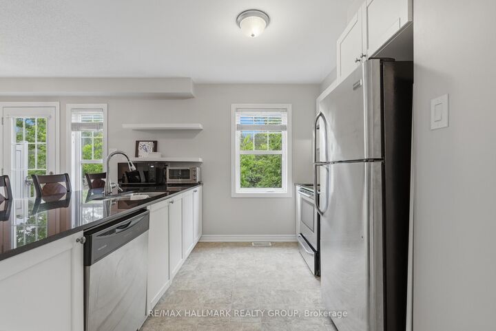Property Photo:  588 Foxlight Circle  ON K2M 0L9 