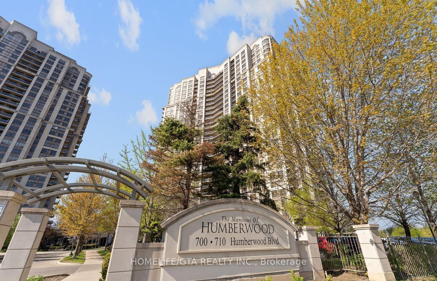 Property Photo:  700 Humberwood Boulevard 2522  ON M9W 7J4 