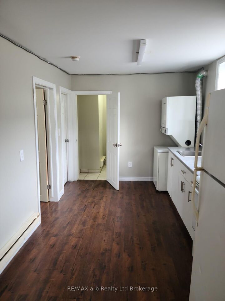 Property Photo:  44 Stanley Street 3  ON N6C 1B1 