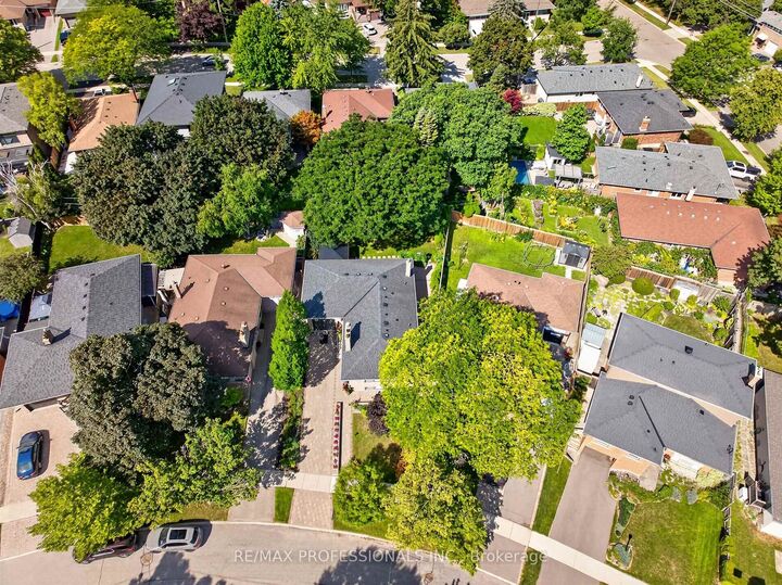 Property Photo: 57 Merrygale Crescent ON M9B 5N9