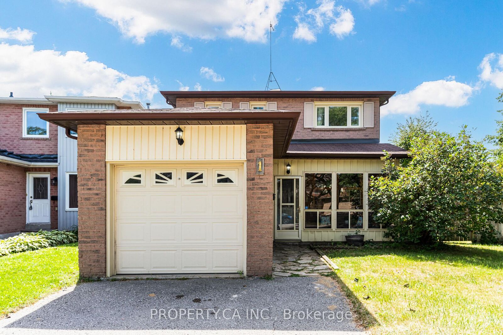 Property Photo:  1 Latham Court  ON L1S 4B5 
