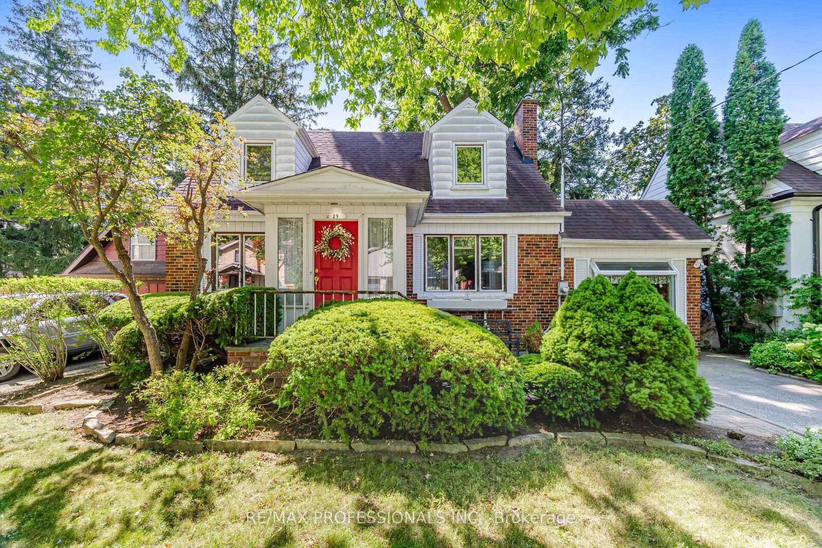 Property Photo: 29 Mattice Road ON M9A 1E5