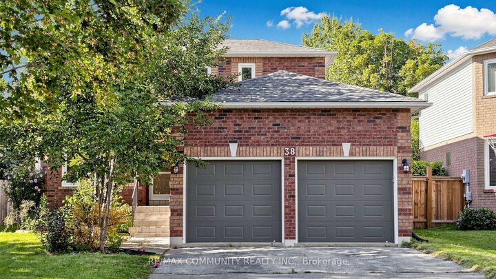 38 Iveagh Drive — photo 1