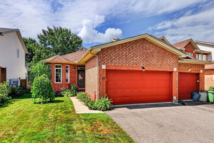 Property Photo:  95 College Circle  ON K1K 4R9 