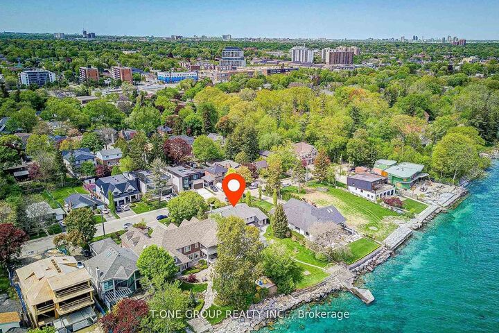 Property Photo: 120 Cumberland Drive ON L5G 3M8
