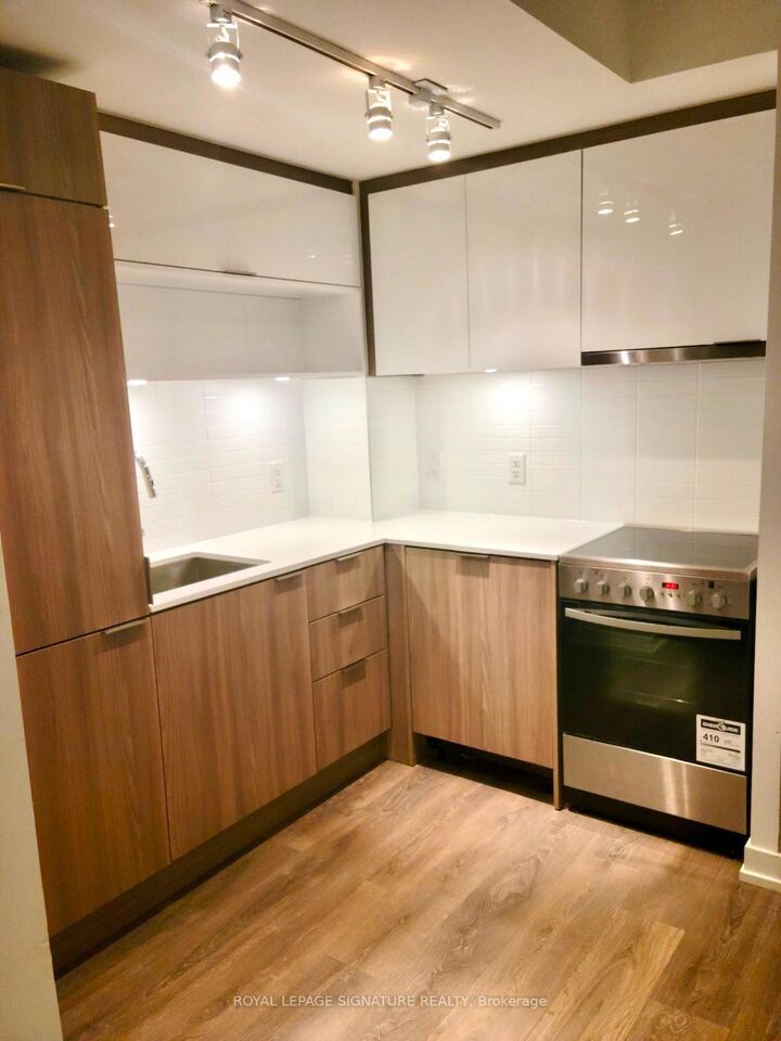 Property Photo:  159 Wellesley Street E 1202  ON M4Y 0H5 