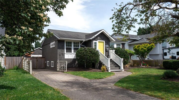 Property Photo: 1721 Amphion St BC V8R 4Z8
