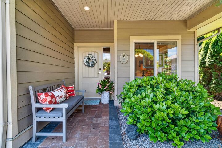 Property Photo: 161 Shelly Rd #5 BC V9P 2H8