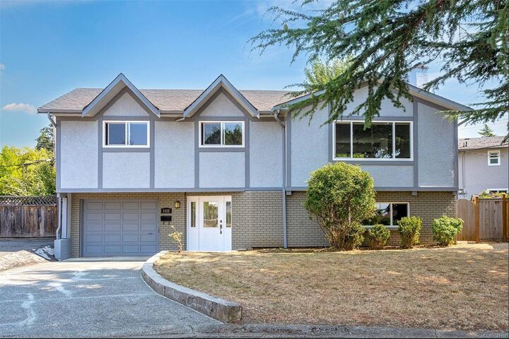 1822 Fairhurst Ave — photo 1