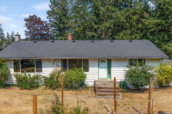 Property Photo: 3410 Durnin Rd BC V9R 6V5