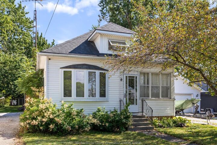 8 Young Street — photo 1