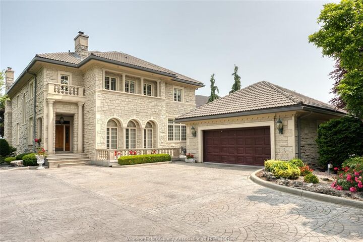 Property Photo: 300 Elmgrove Drive ON N8N 3S4