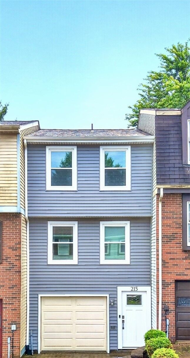 Property Photo: 215 Timber Trail PA 15126