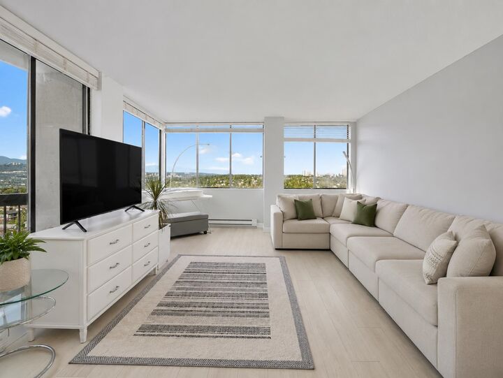 Property Photo: 6540 Burlington Avenue 1102 BC V5H 4G3