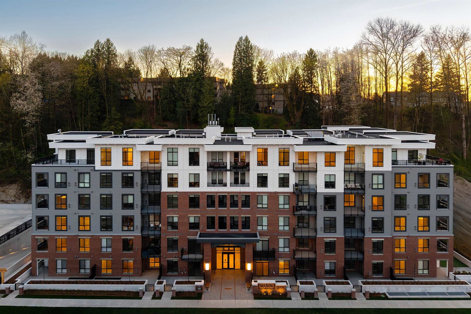Property Photo: 2771 Montrose Avenue 207 BC V2S 0R2