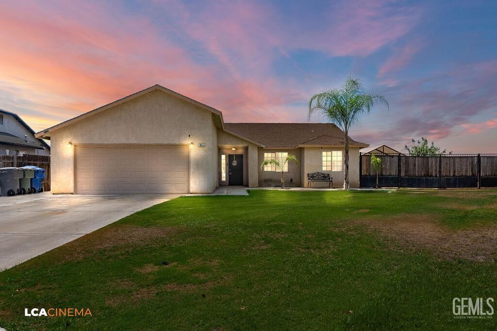 Property Photo: 1655 Banff Court CA 93280