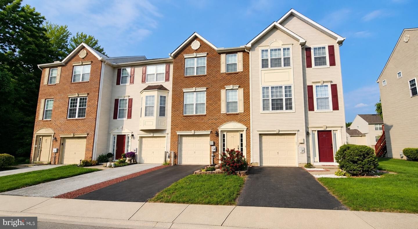 Property Photo: 41 Carrick Lane DE 19701
