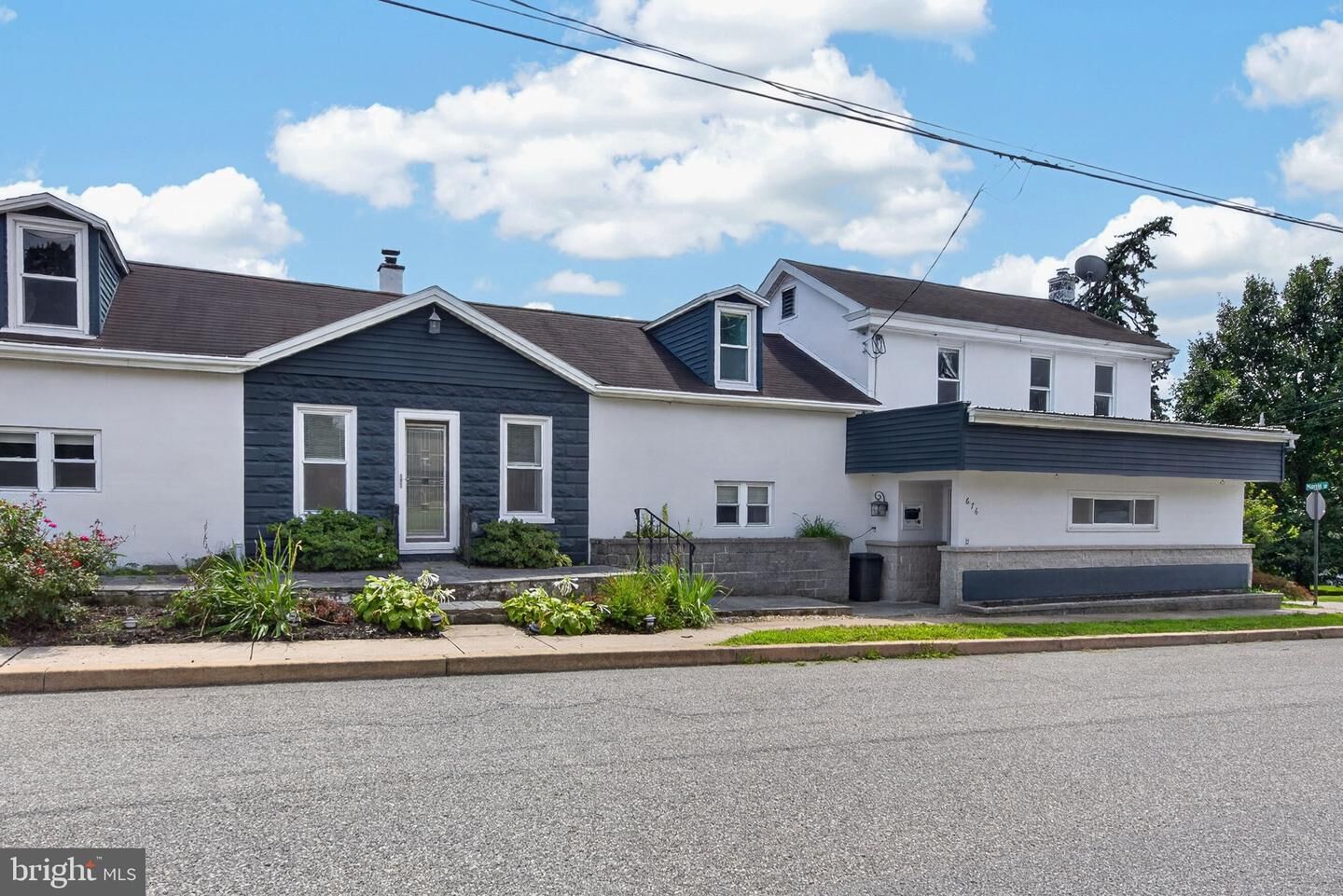 Property Photo:  676 W Market Street  PA 17547 