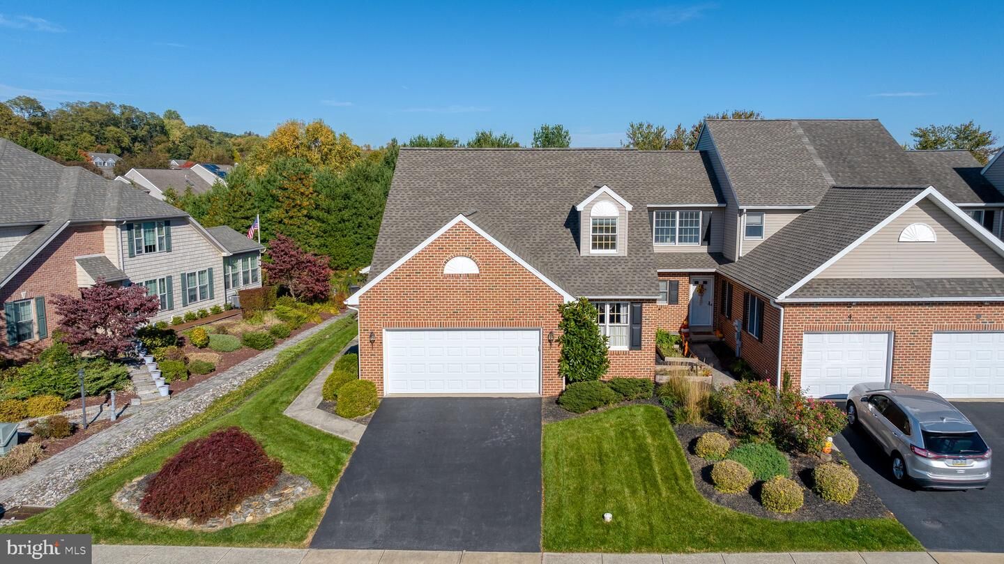 Property Photo:  2 Spring Hill Lane  PA 17554 