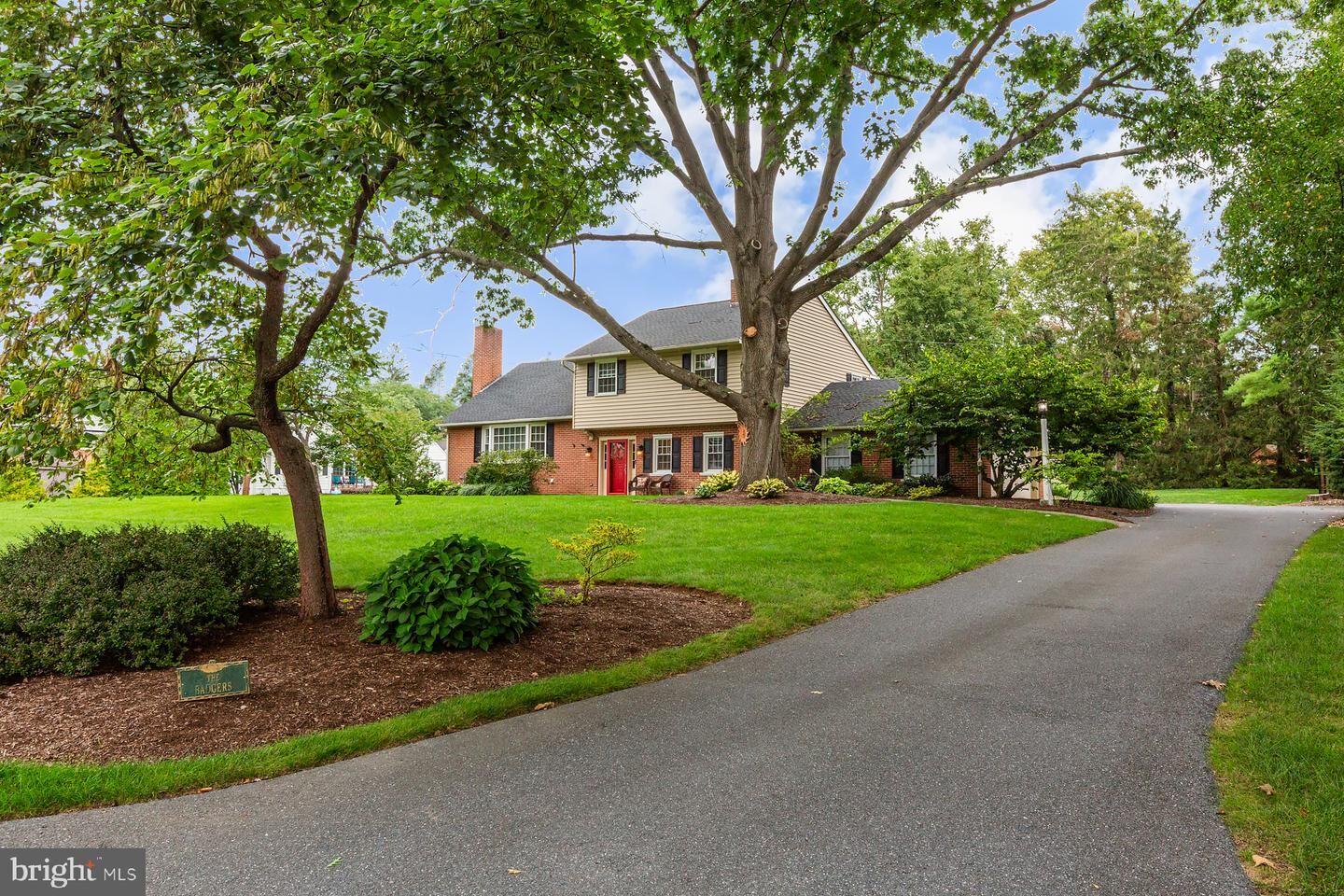 Property Photo: 1542 Hiemenz Road PA 17601