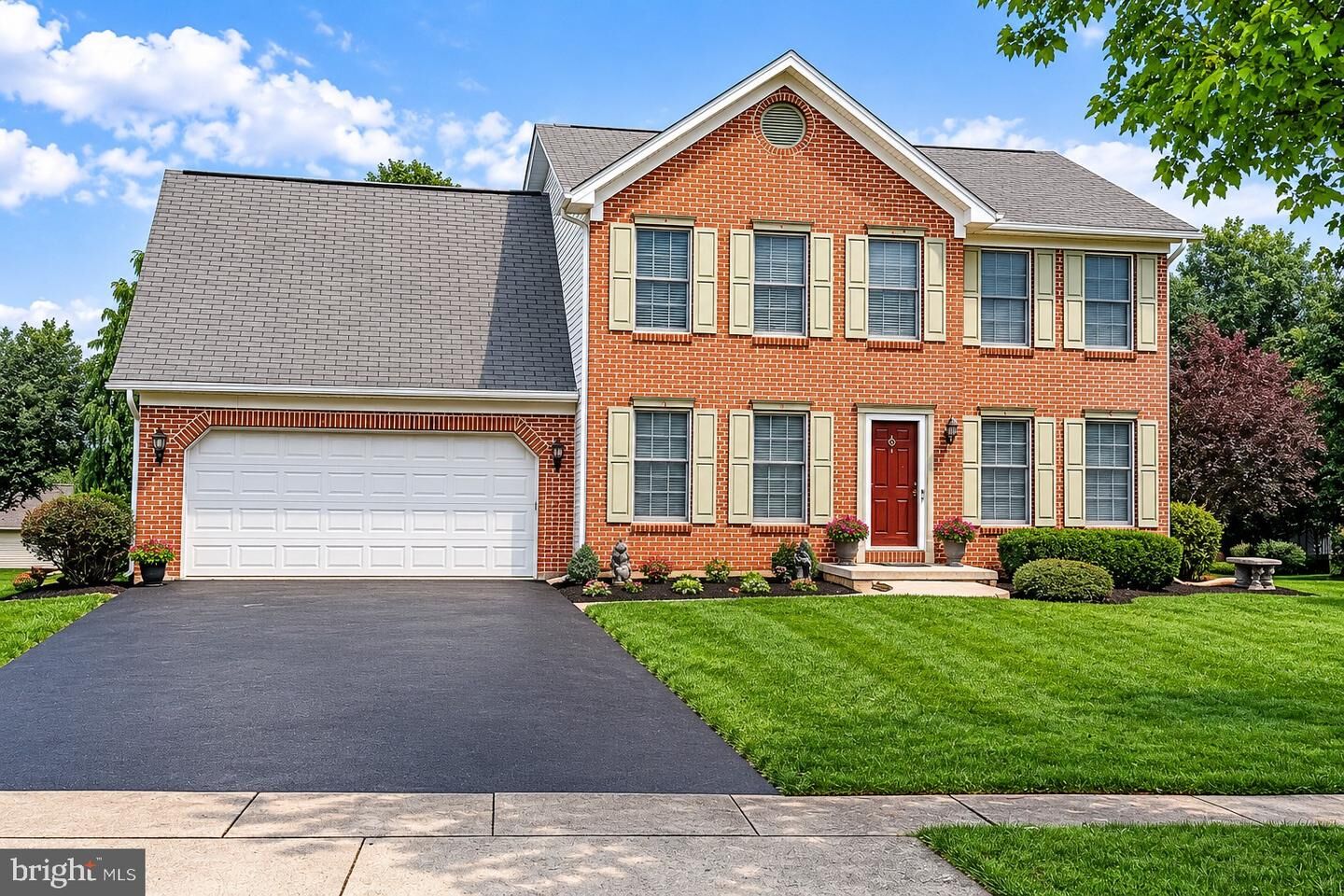 Property Photo:  212 Fox Grove Place  PA 17036 