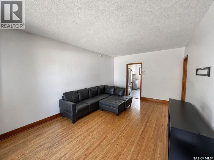 Property Photo:  537 10th Street E  SK S6V 0Z7 