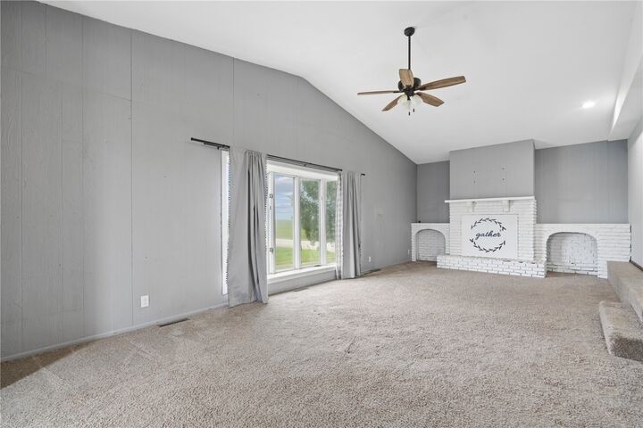 Property Photo: 1056 W Ave IA 52318