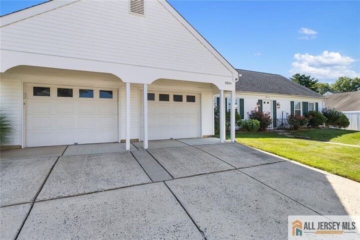 Property Photo:  502 Springfield Way 502A  NJ 08831 