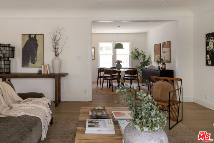Property Photo: 617 1/2 N Sycamore Ave CA 90036