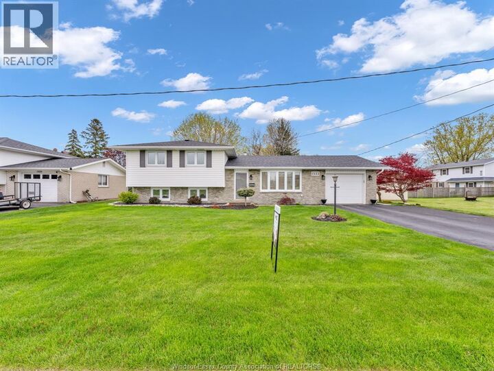 Property Photo: 1533 Peach Drive ON N0P 2G0