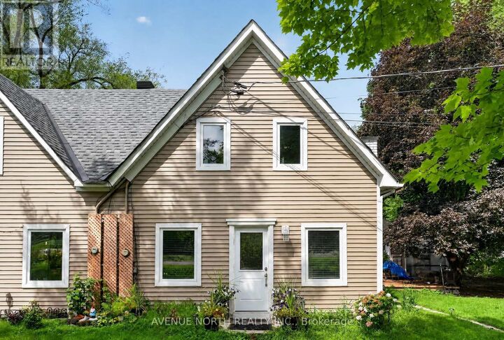 Property Photo: 2941-2943 Old Montreal Road ON K4C 1G2