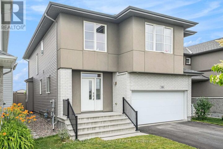Property Photo:  126 Groningen Street  ON K2V 0C4 