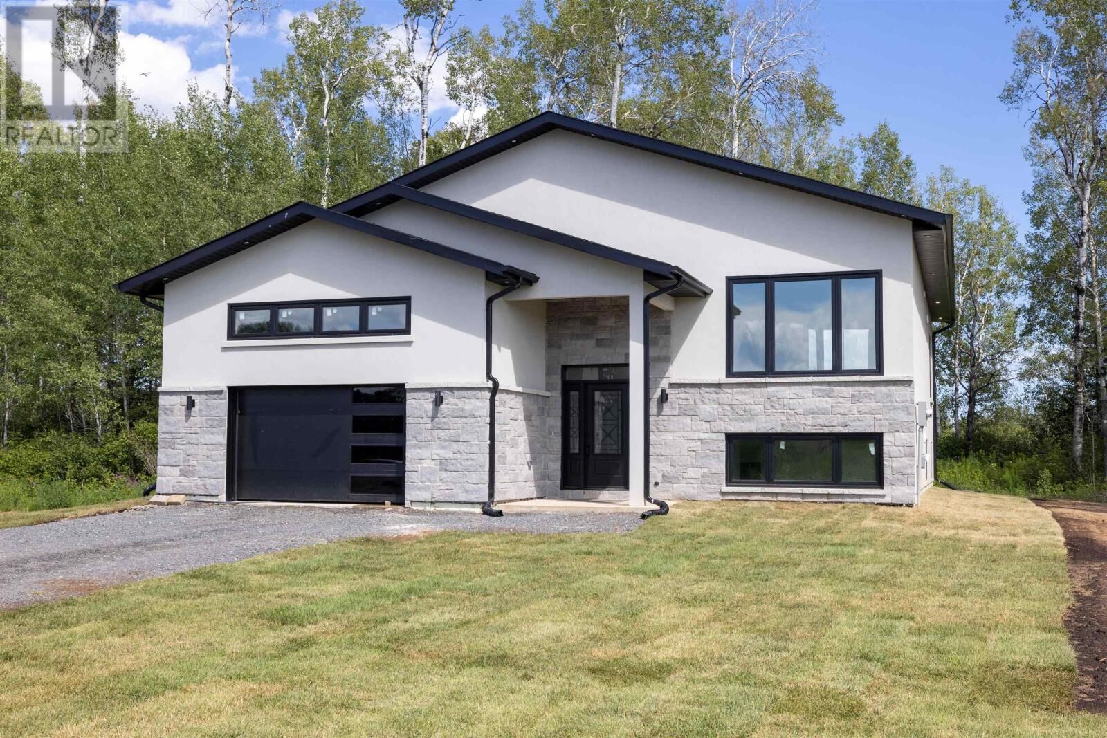 Property Photo: 3435 King George's Park Dr ON P7K 0V5