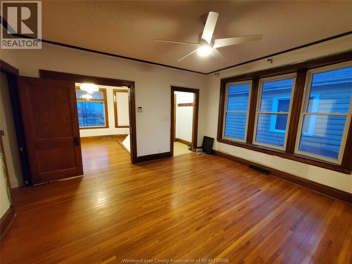 Property Photo:  725 Church Street Main  ON N9A 4T5 