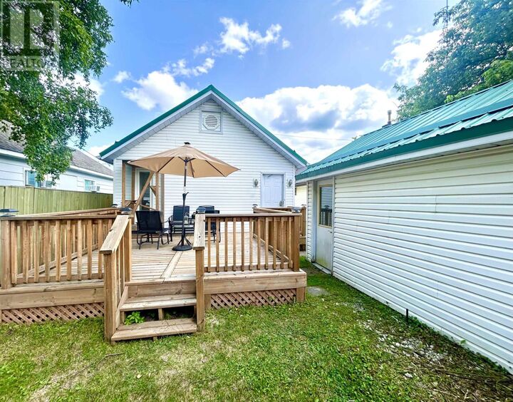 Property Photo: 405 Mosher Avenue ON P9A 2N1